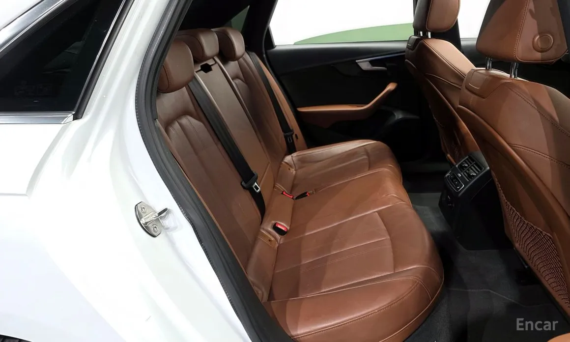 Фото 12 - Audi A4