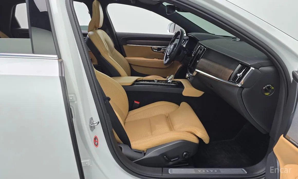 Фото 11 - Volvo S90