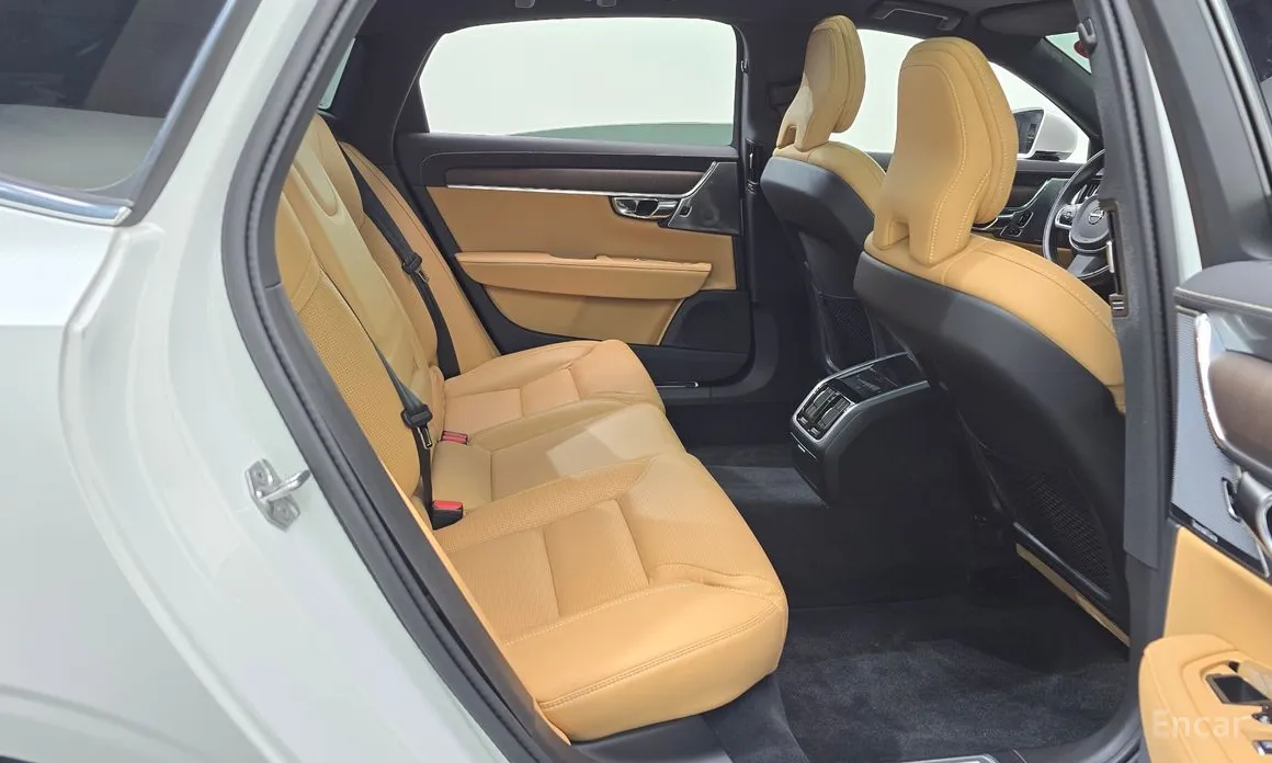 Фото 12 - Volvo S90