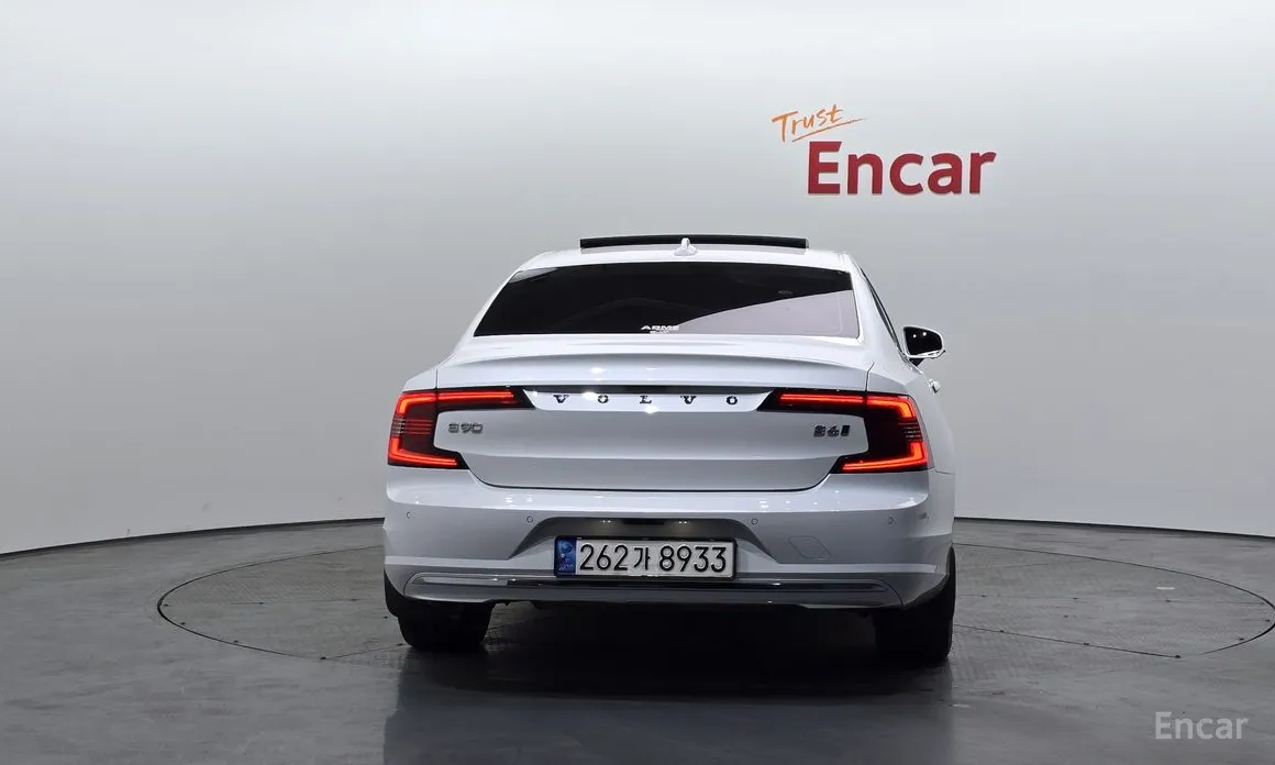 Фото 4 - Volvo S90