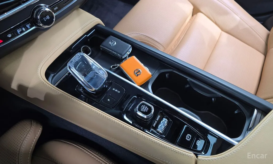 Фото 9 - Volvo S90