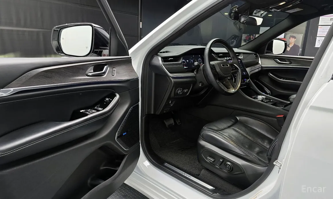 Фото 11 - Jeep Cherokee