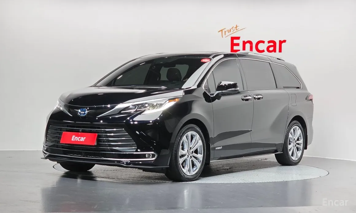 Фото 1 - Toyota Sienna