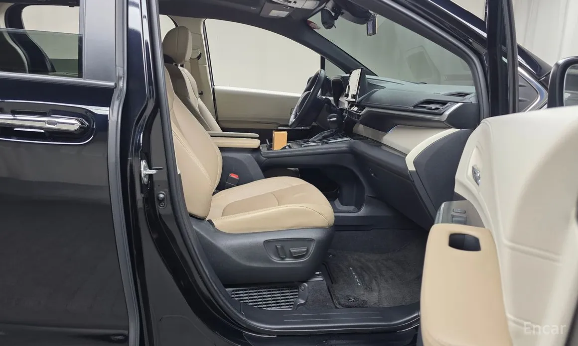 Фото 11 - Toyota Sienna