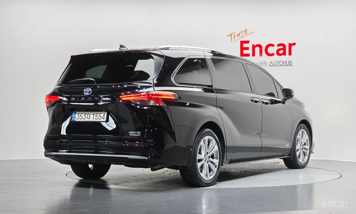 Фото 2 - Toyota Sienna