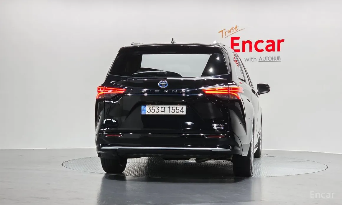 Фото 4 - Toyota Sienna