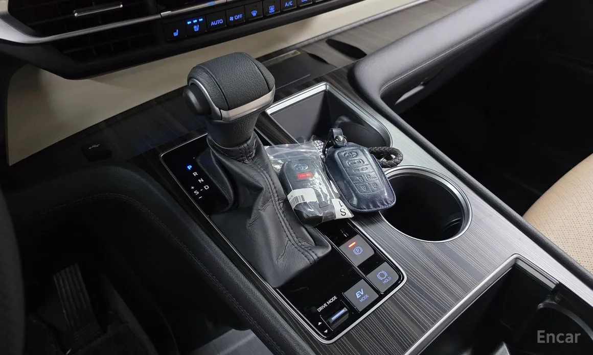 Фото 9 - Toyota Sienna