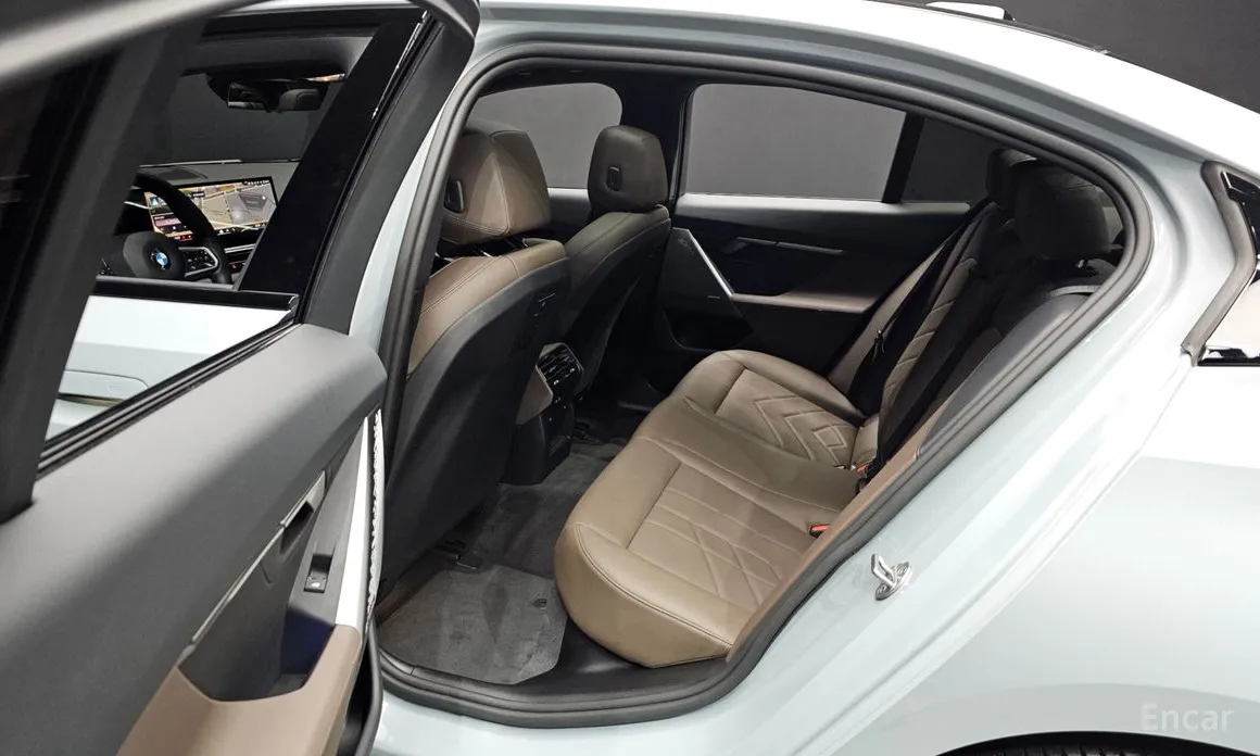 Фото 12 - BMW 5 Series