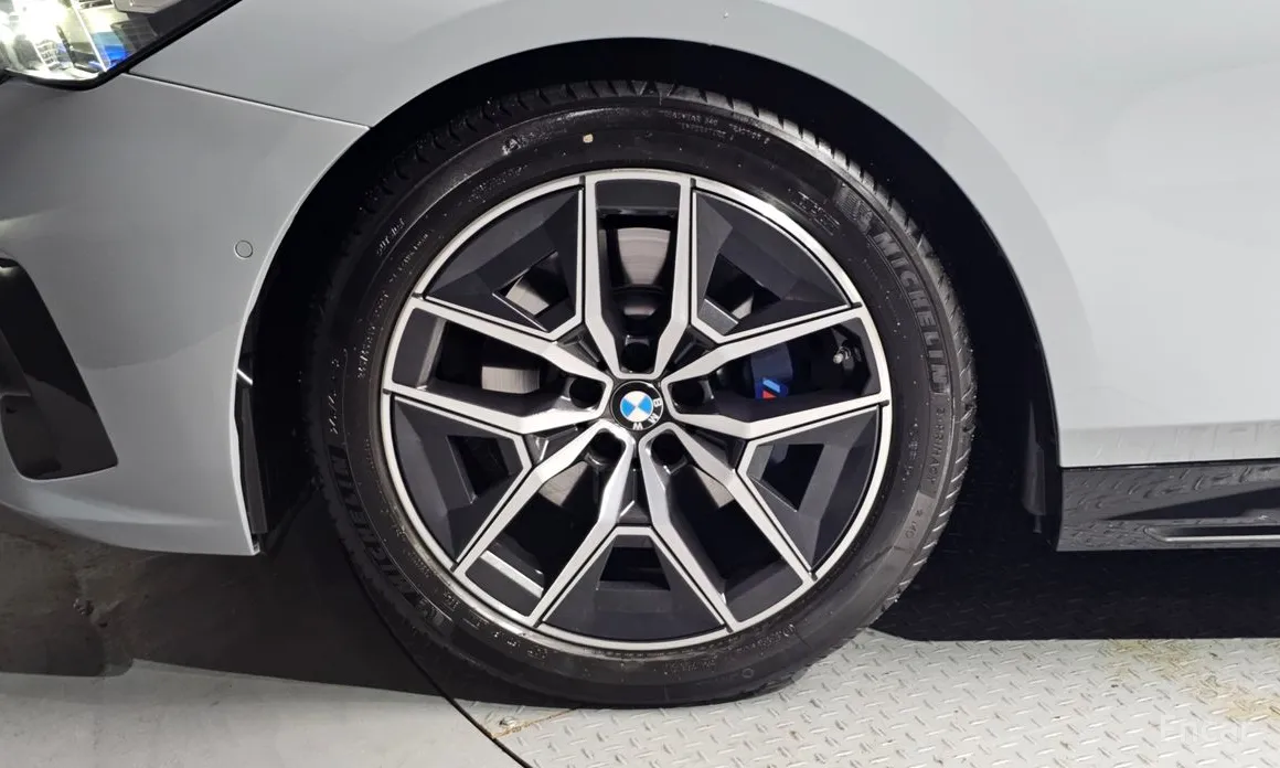 Фото 5 - BMW 5 Series