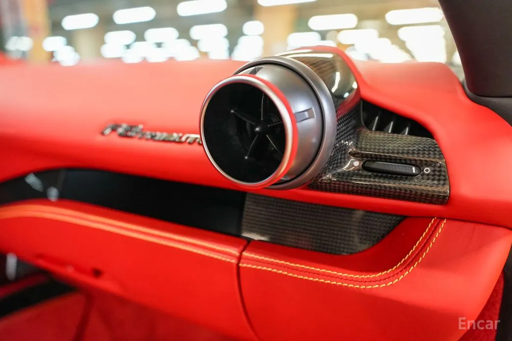 Фото 15 - Ferrari F8