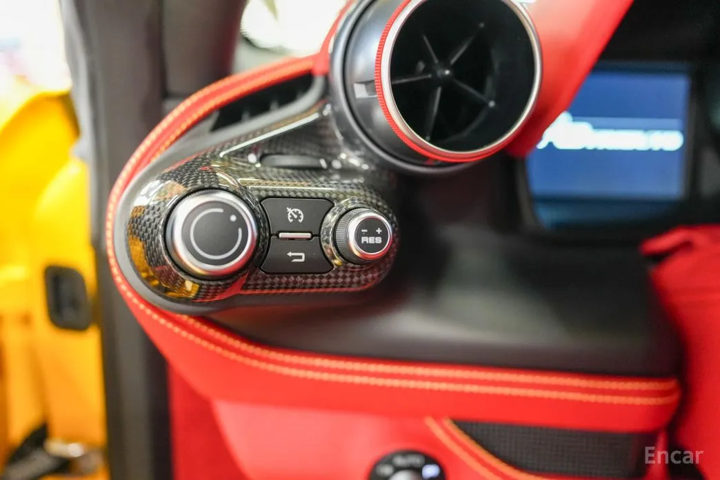 Фото 16 - Ferrari F8