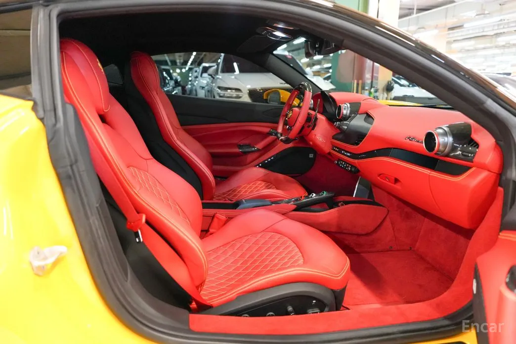 Фото 17 - Ferrari F8