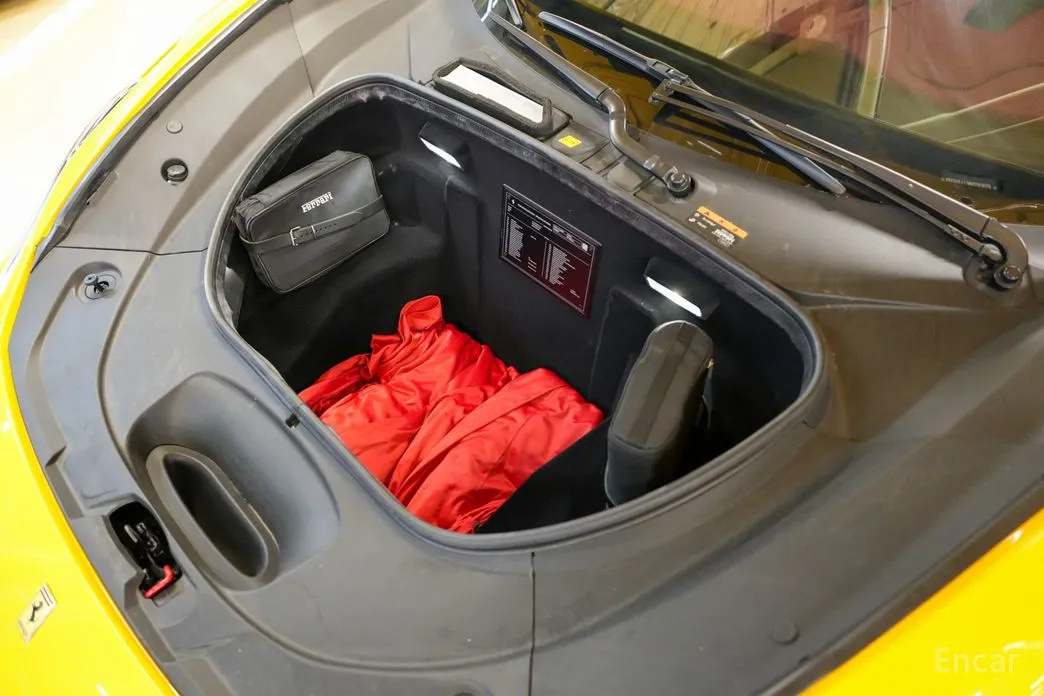 Фото 19 - Ferrari F8