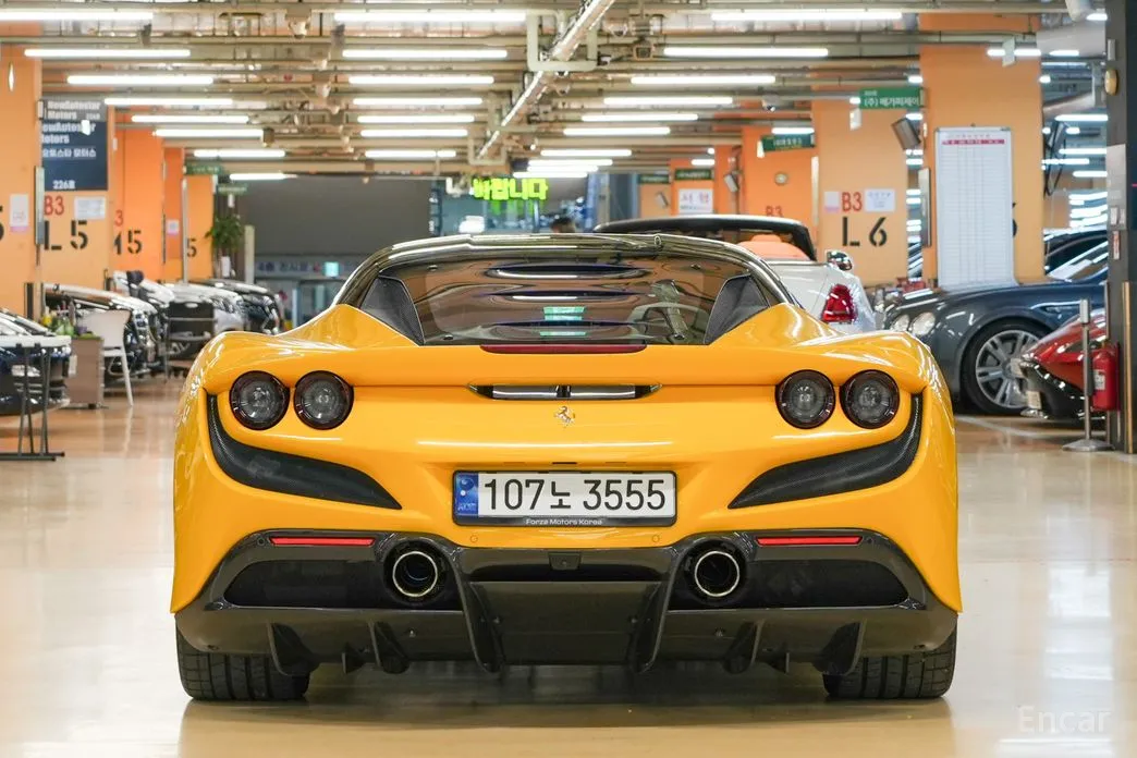 Фото 4 - Ferrari F8