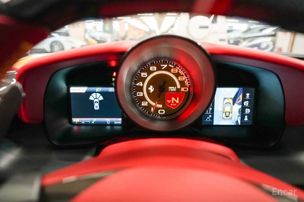 Фото 8 - Ferrari F8