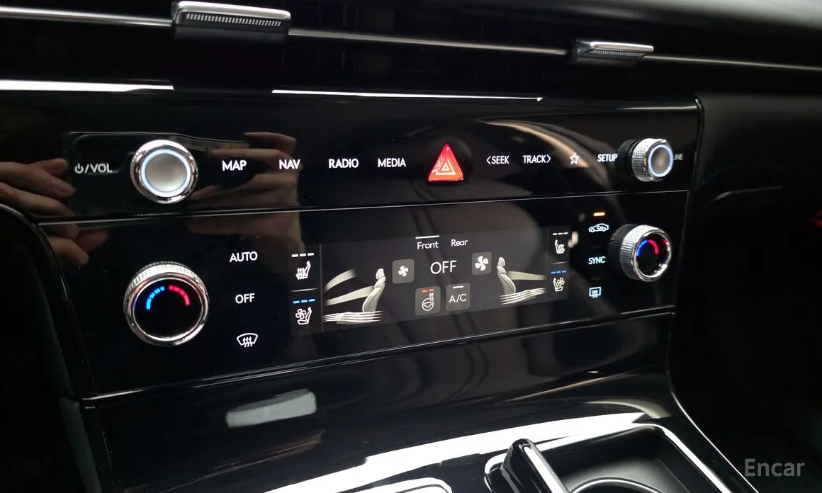 Фото 16 - Genesis G80