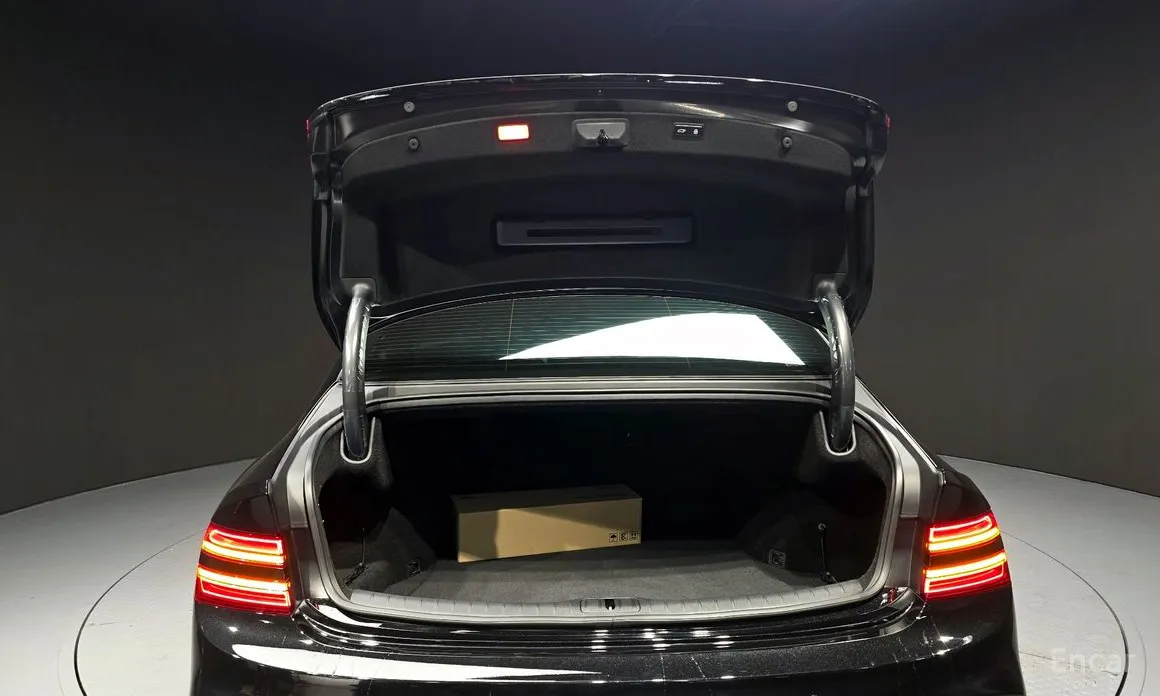 Фото 20 - Genesis G80