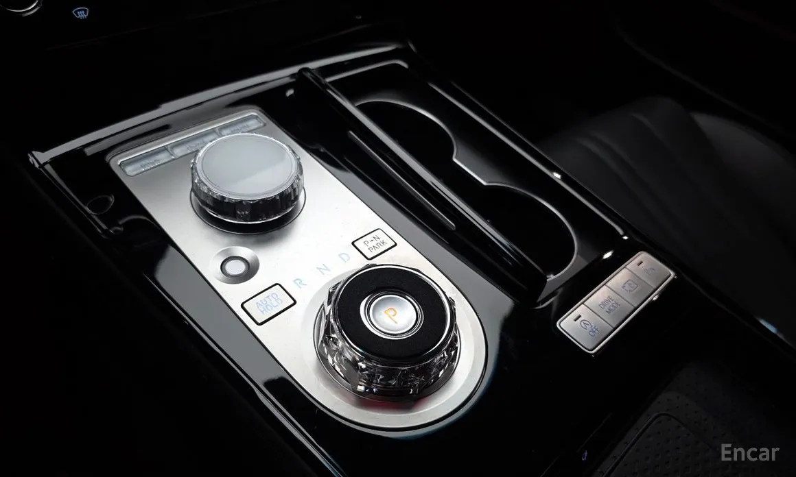 Фото 9 - Genesis G80