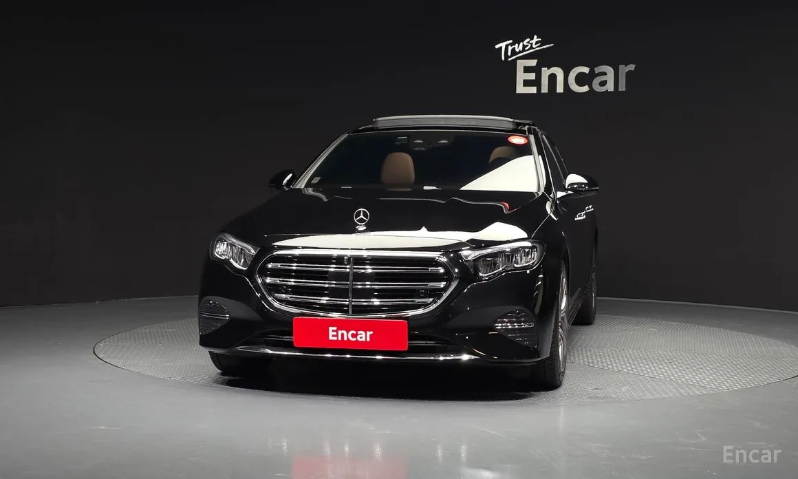 Фото 3 - Mercedes-Benz E-Class