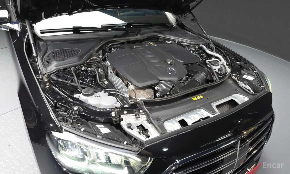 Фото 6 - Mercedes-Benz E-Class