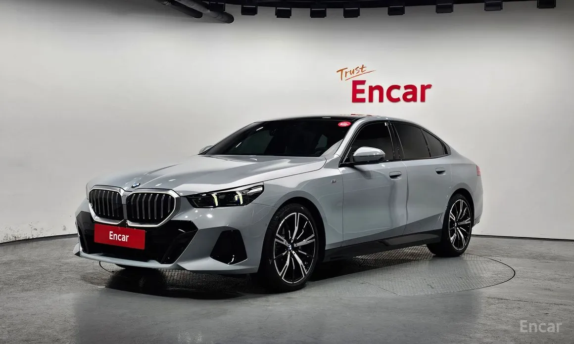 Photo 1 - BMW 5 Series