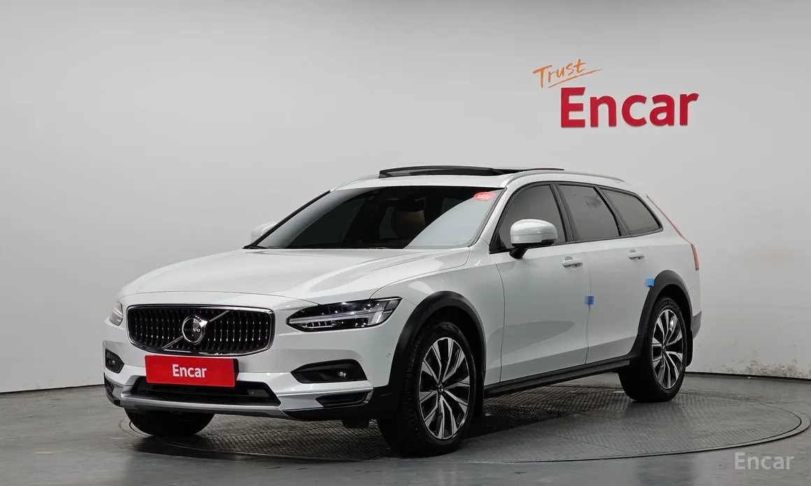 Фото 1 - Volvo V90