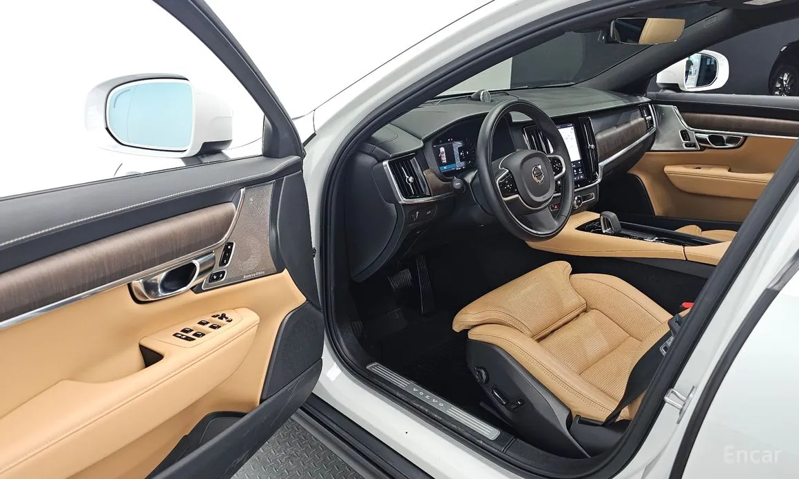 Фото 11 - Volvo V90