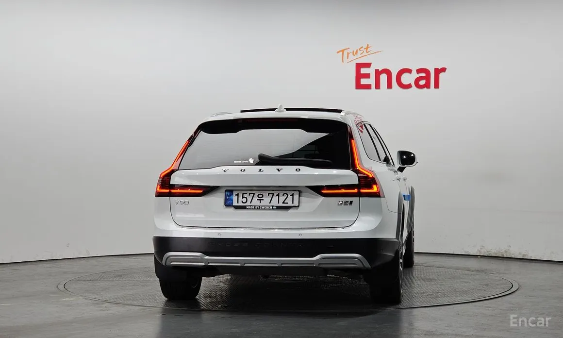 Фото 4 - Volvo V90