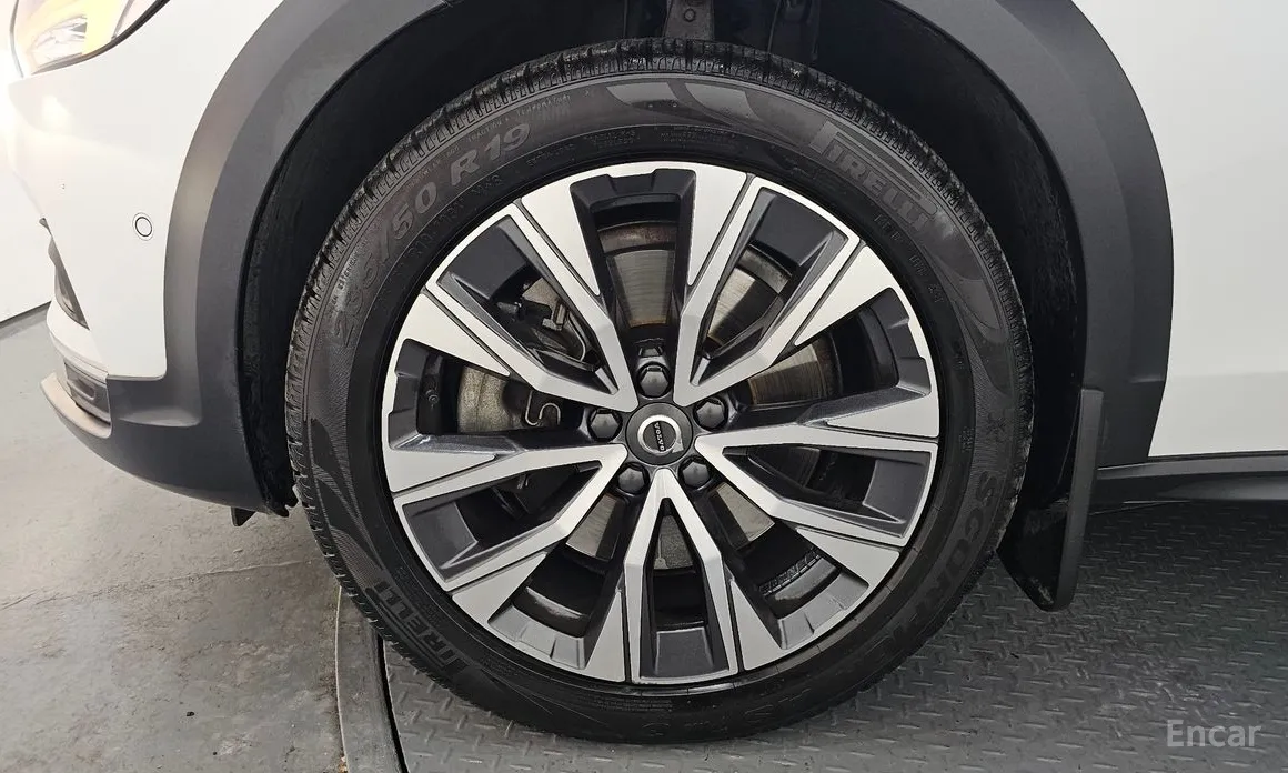 Фото 5 - Volvo V90