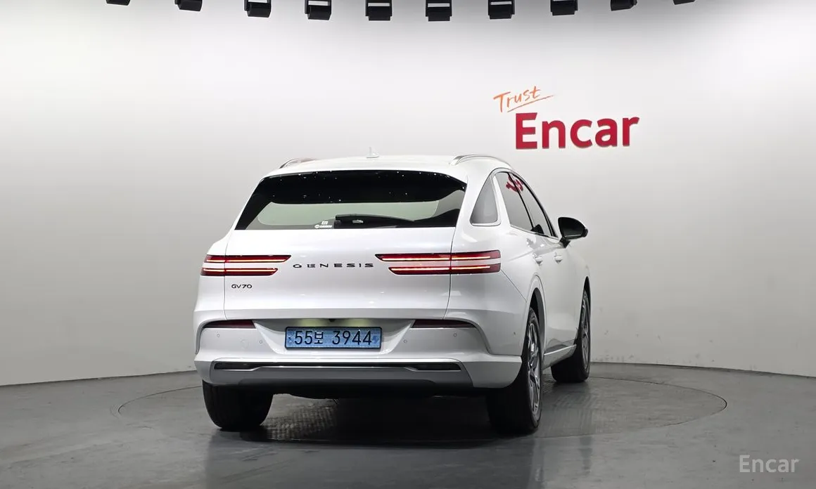 Фото 4 - Genesis GV70