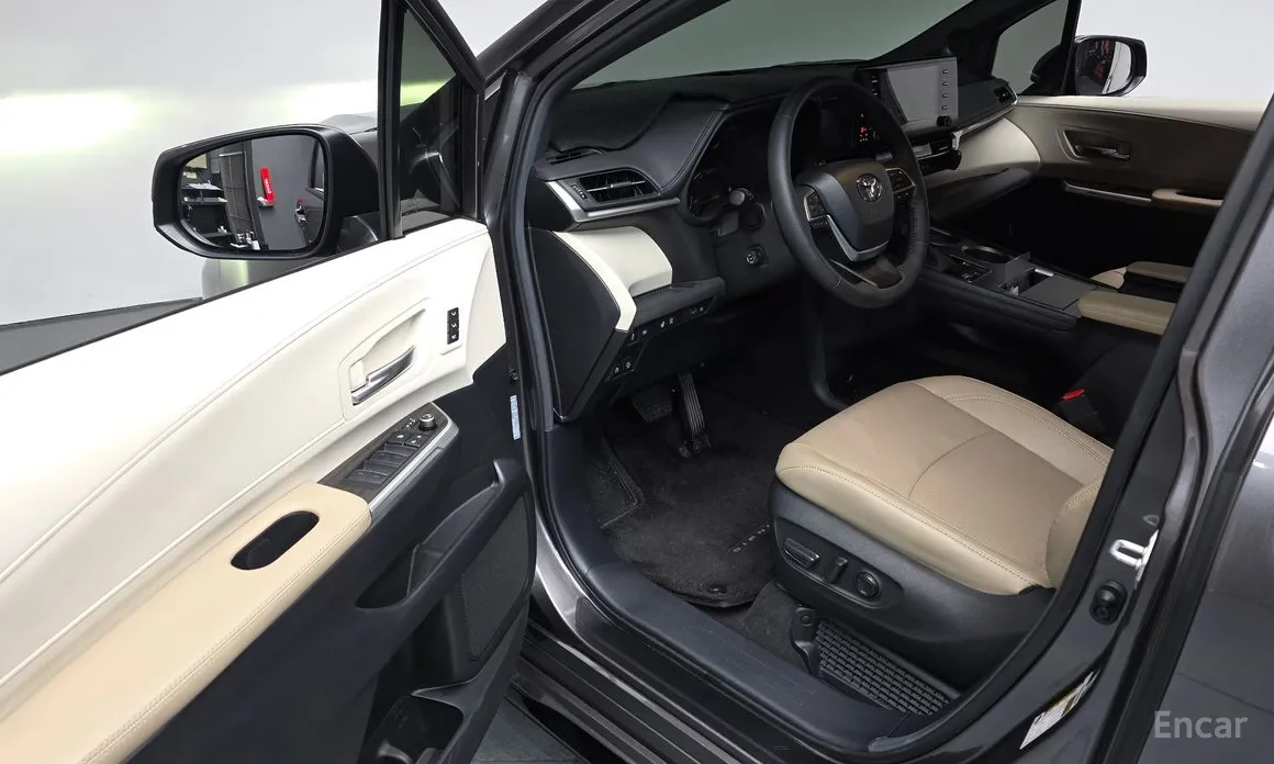 Фото 10 - Toyota Sienna