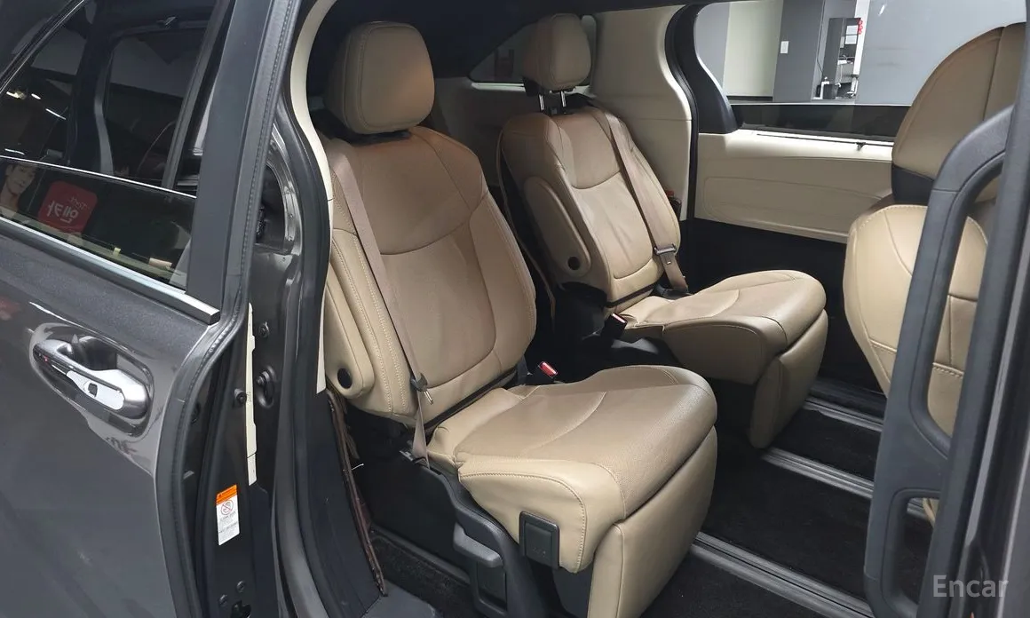 Фото 11 - Toyota Sienna