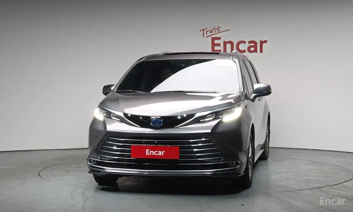 Фото 3 - Toyota Sienna