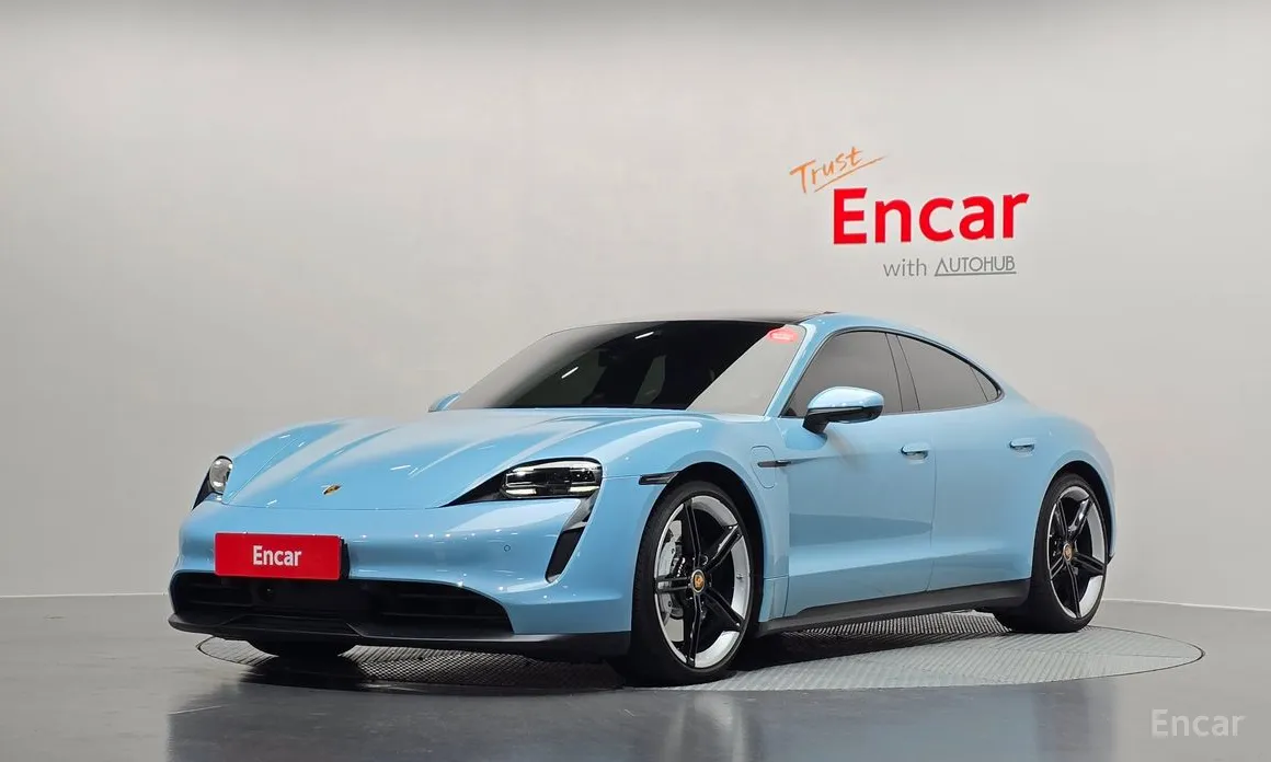 Фото 1 - Porsche Taycan