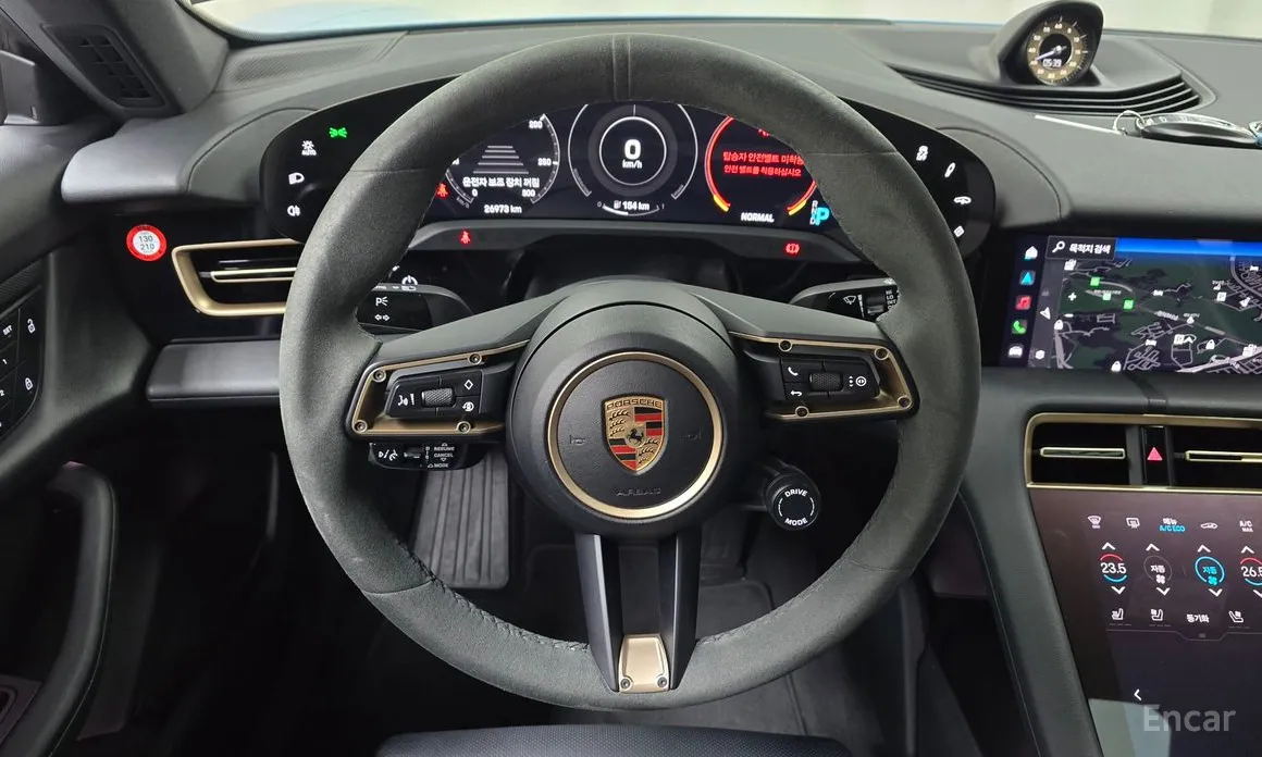 Фото 13 - Porsche Taycan
