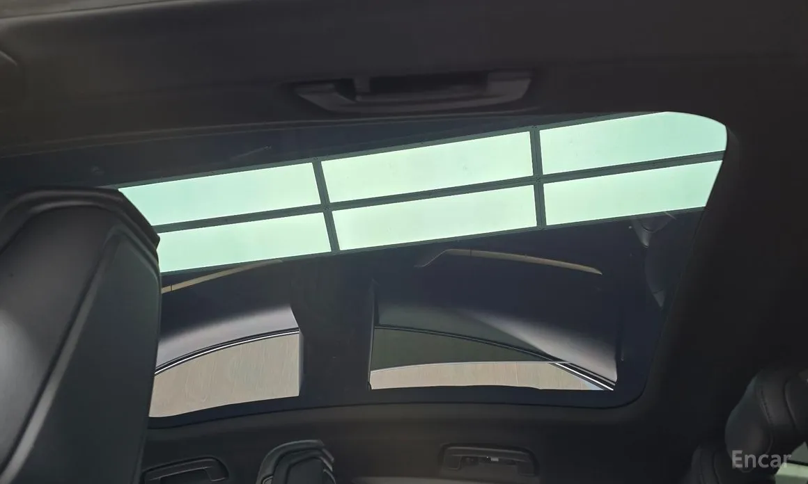 Фото 18 - Porsche Taycan