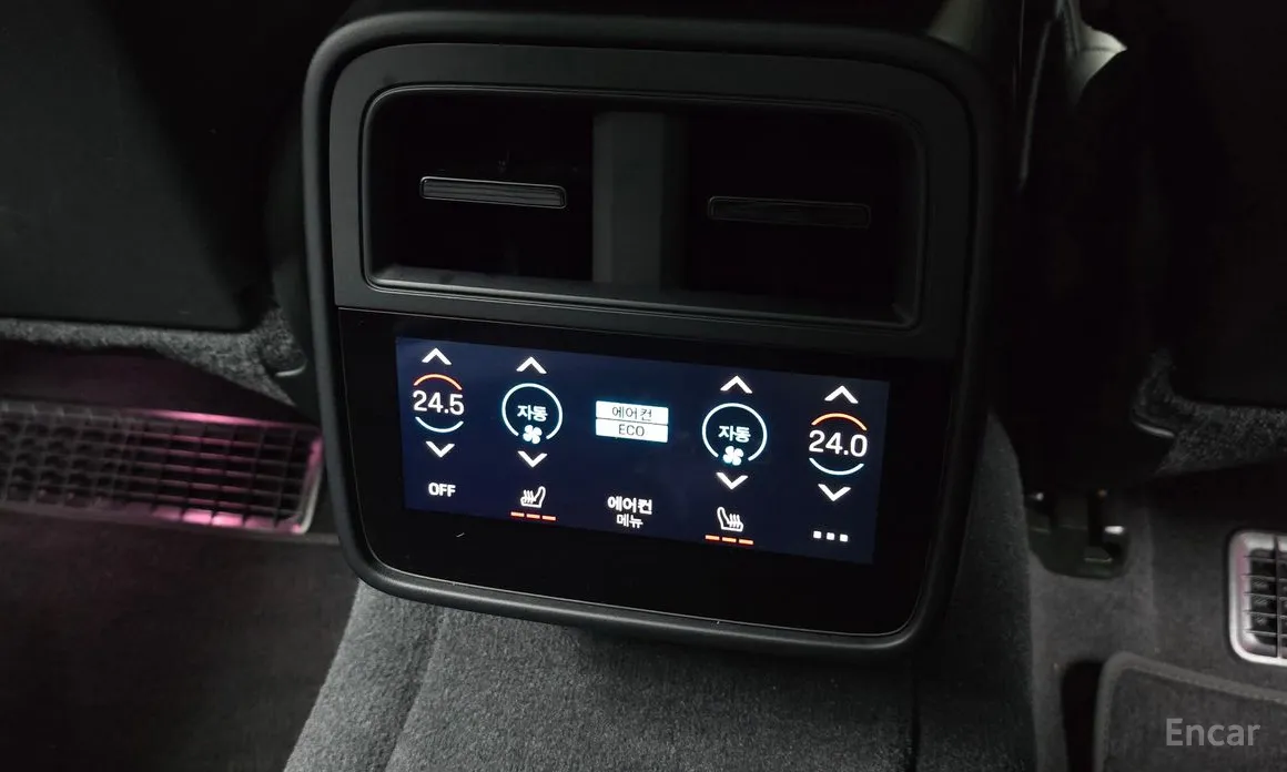 Фото 19 - Porsche Taycan