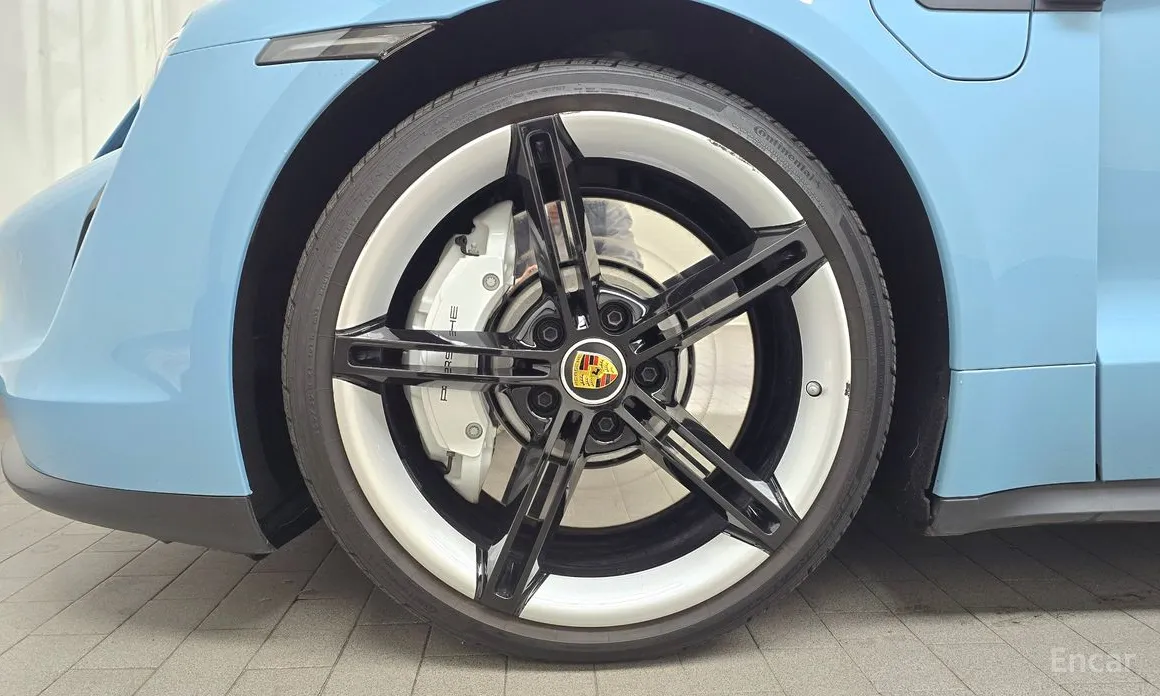 Фото 5 - Porsche Taycan