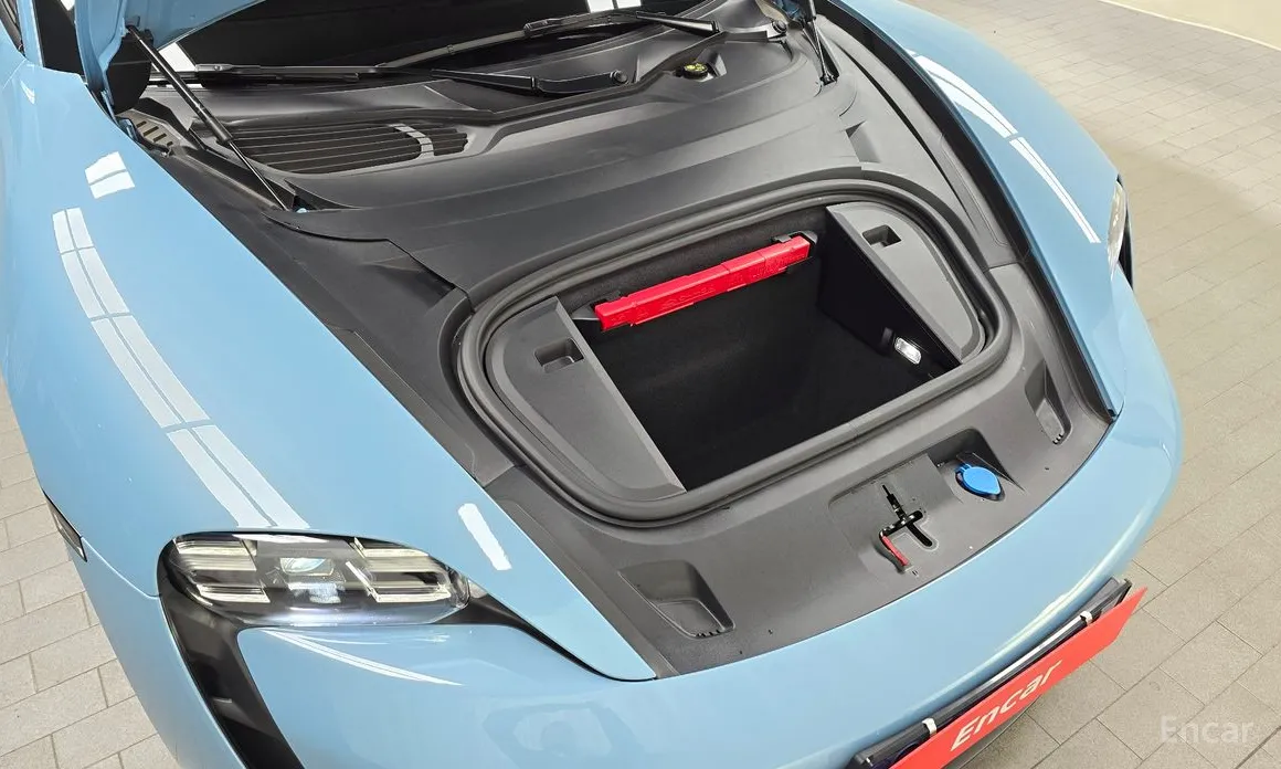 Фото 6 - Porsche Taycan