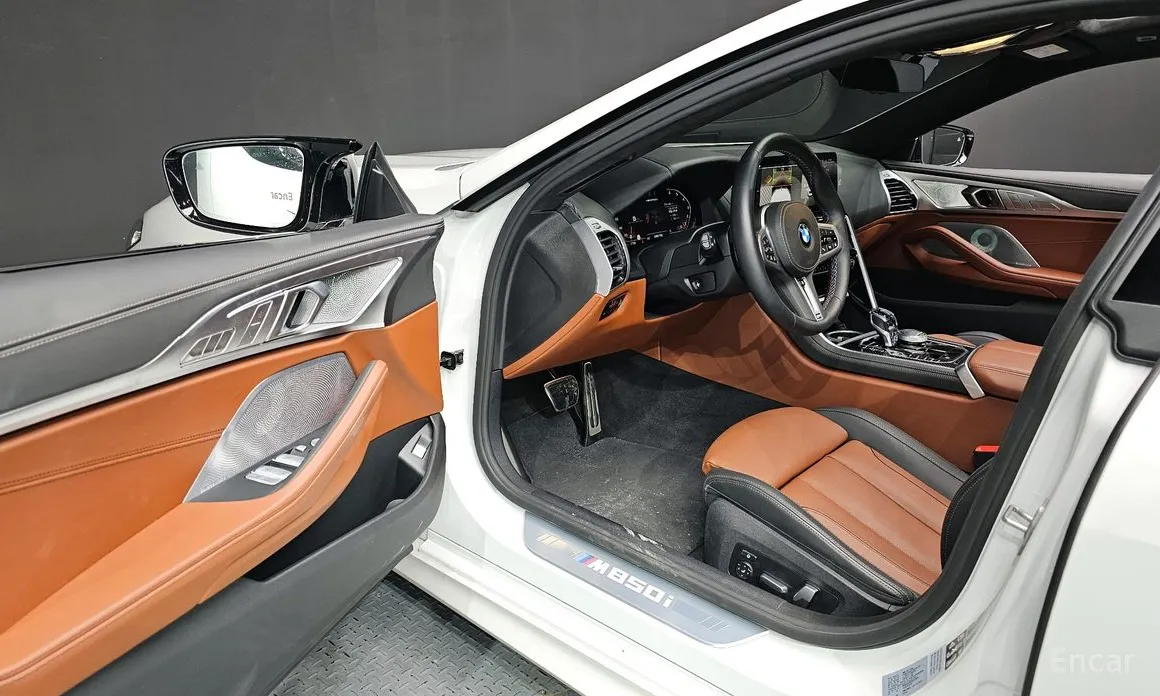 Фото 10 - BMW 8 Series