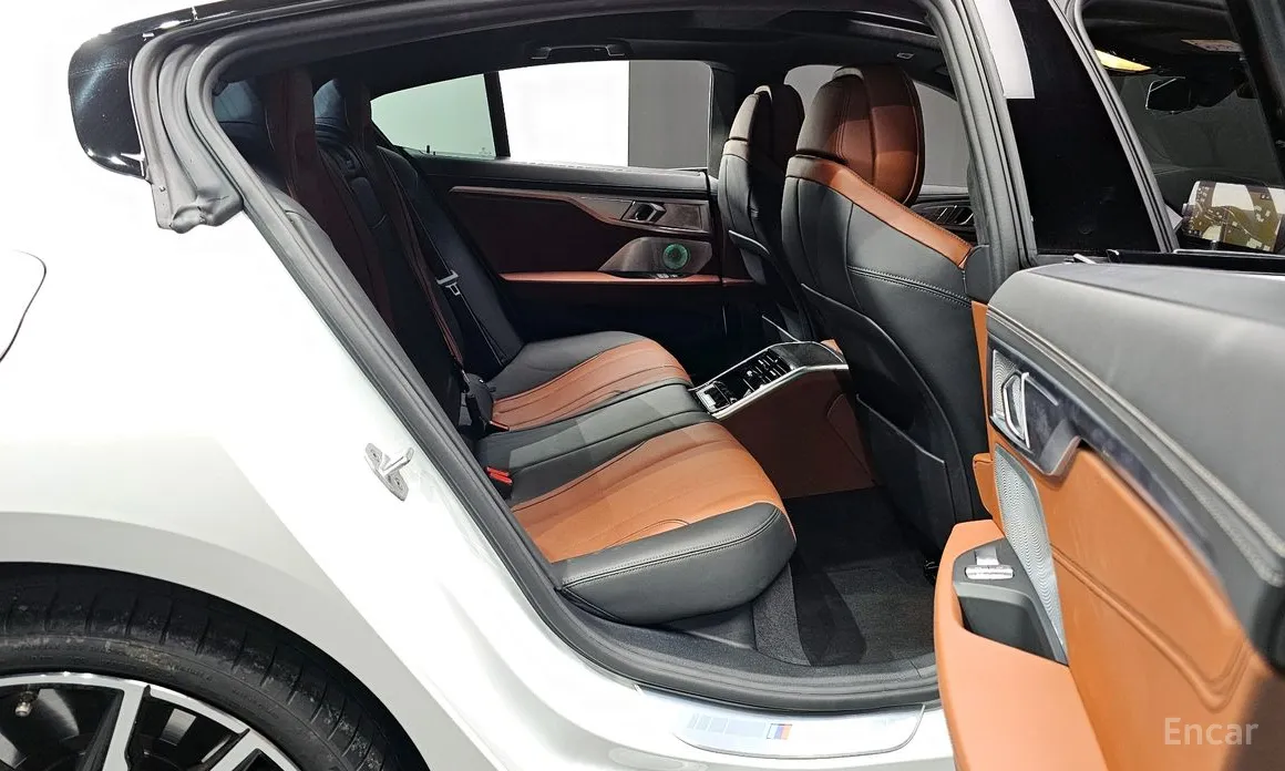 Фото 12 - BMW 8 Series