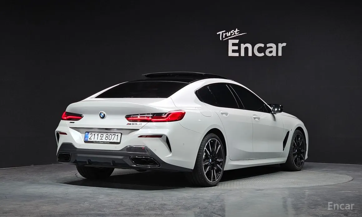 Фото 2 - BMW 8 Series