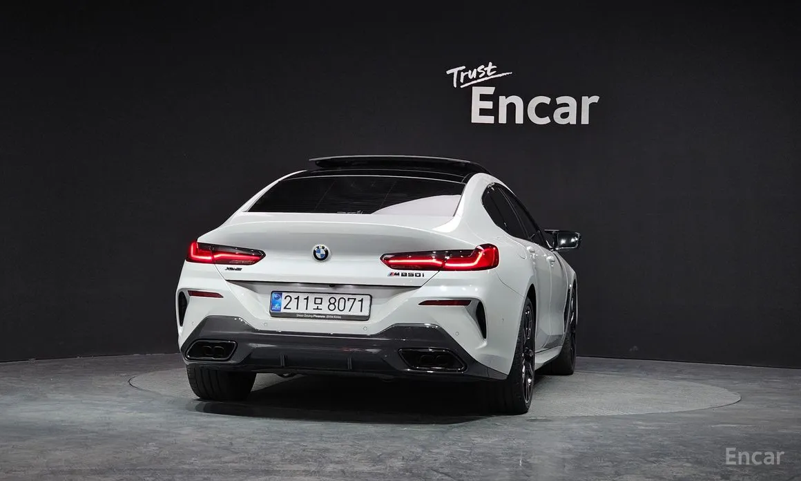 Фото 4 - BMW 8 Series