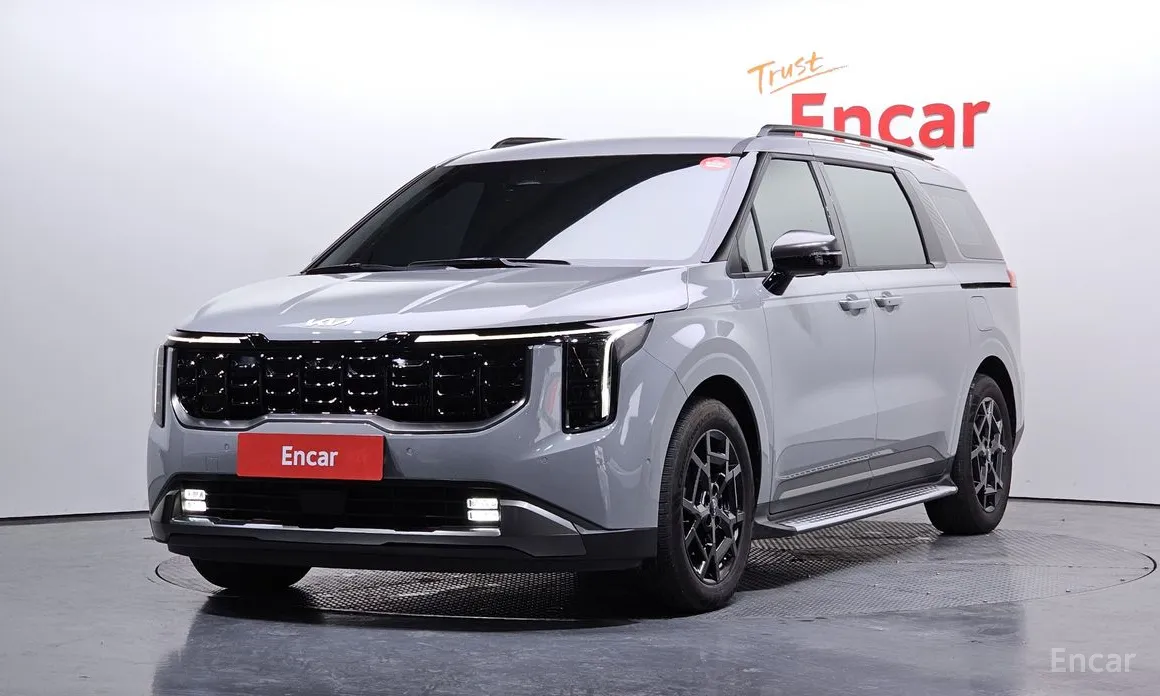 Фото 1 - Kia Carnival