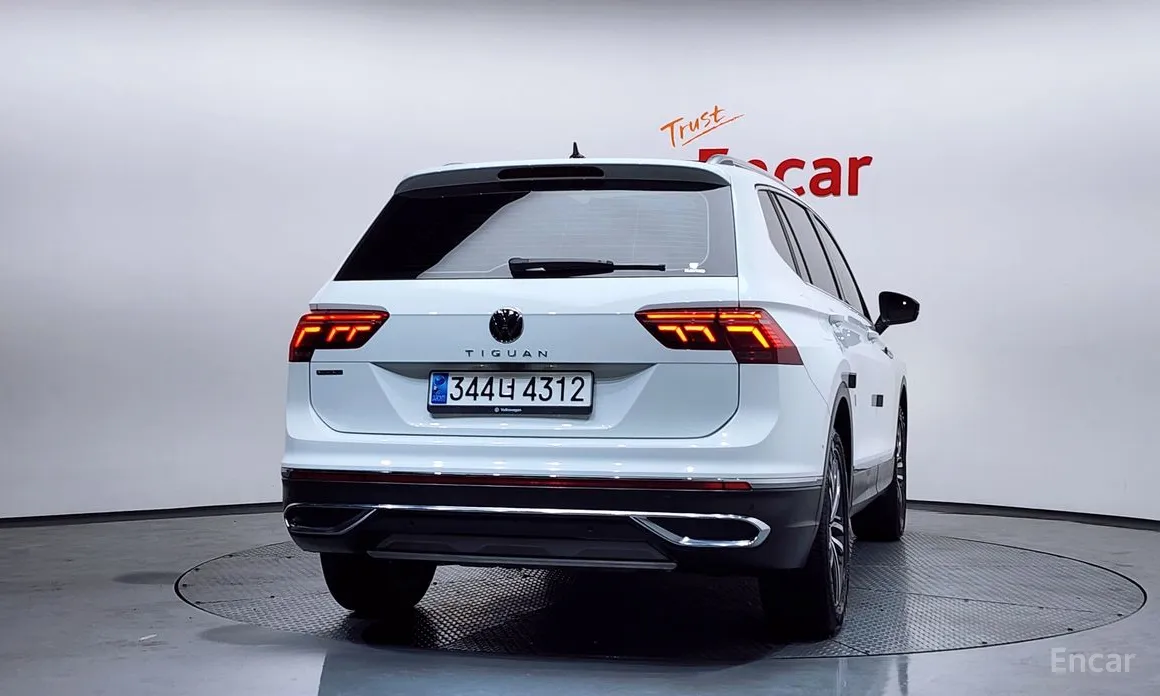 Фото 4 - Volkswagen Tiguan