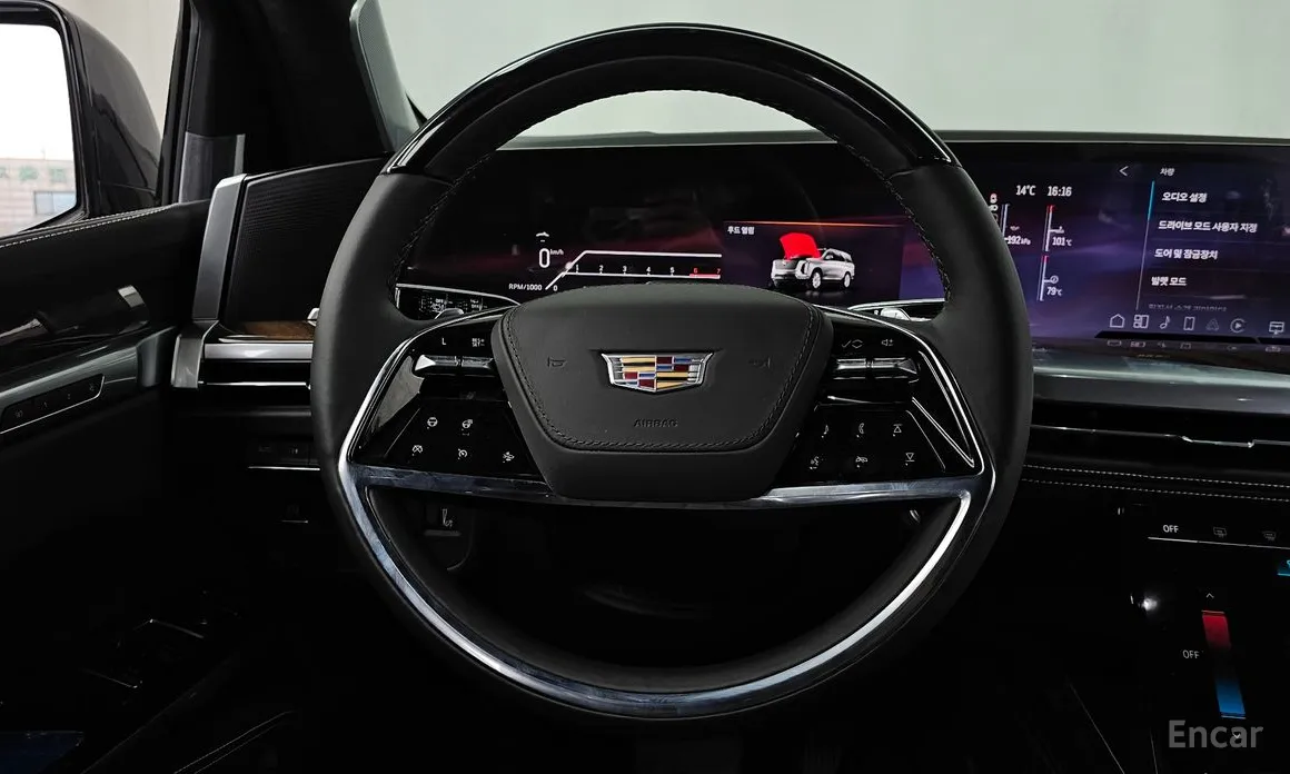 Фото 13 - Cadillac Escalade