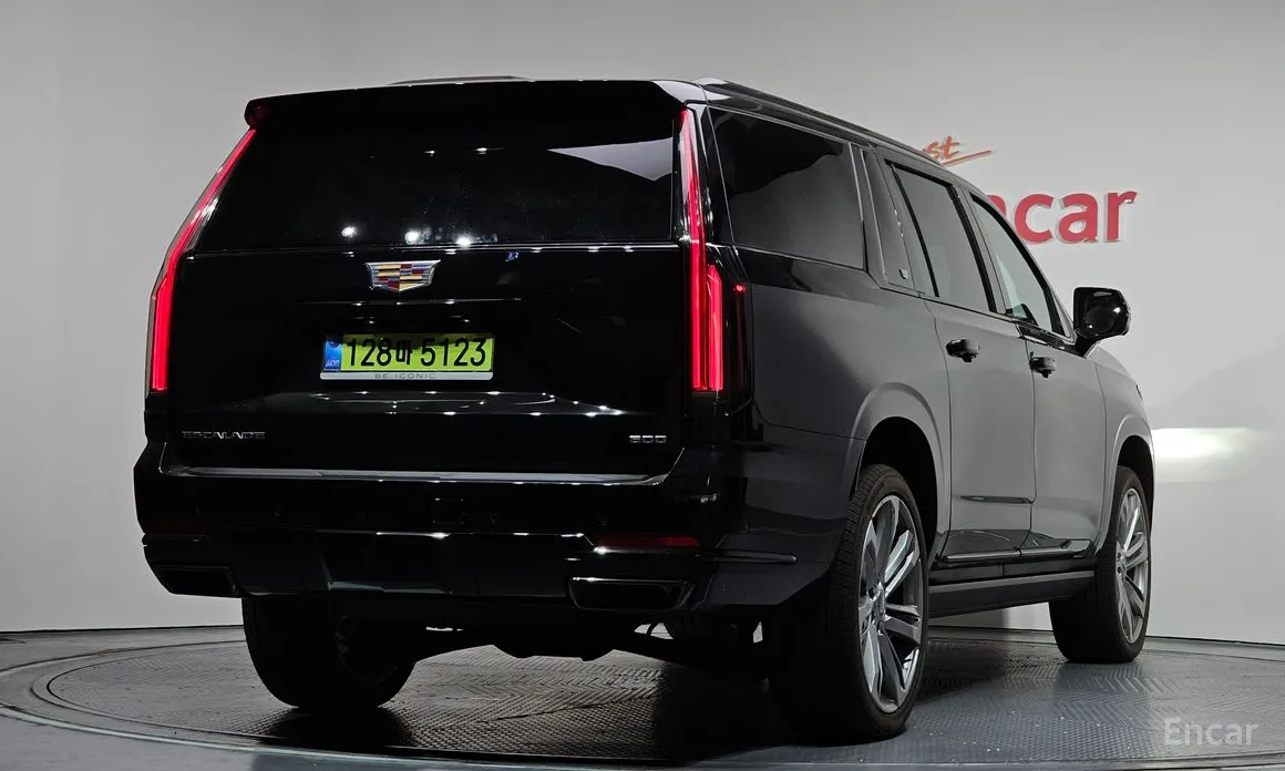 Фото 2 - Cadillac Escalade
