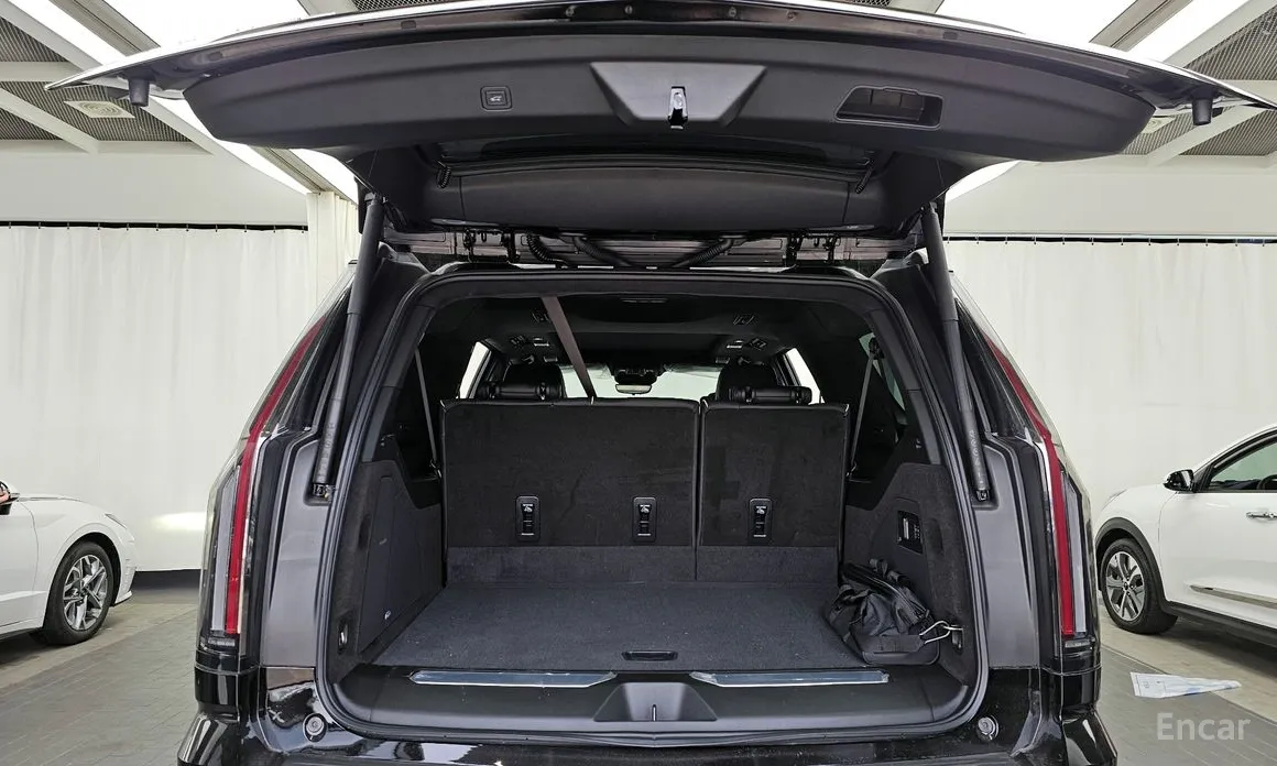 Фото 20 - Cadillac Escalade