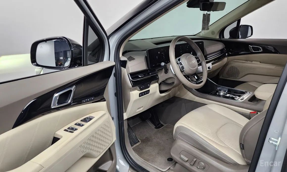 Фото 10 - Kia Carnival