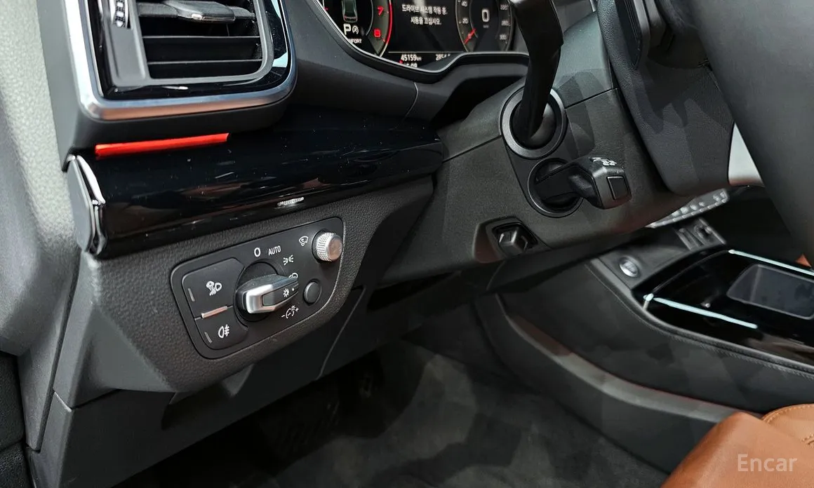 Фото 18 - Audi Q5